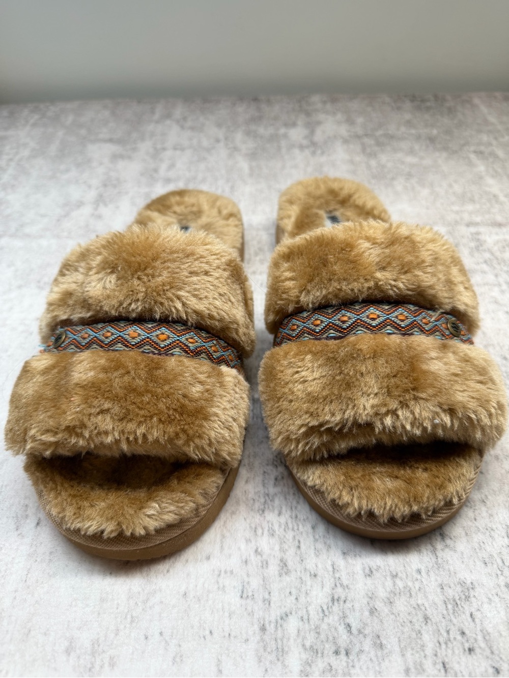 Minnetonka Faux Fur Slide Sandals in Caramel Brown - Women SZ 9W